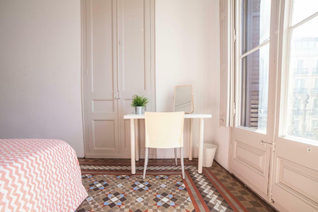 B21-Apartamento Modernista Para Grupos Barcelona Buitenkant foto